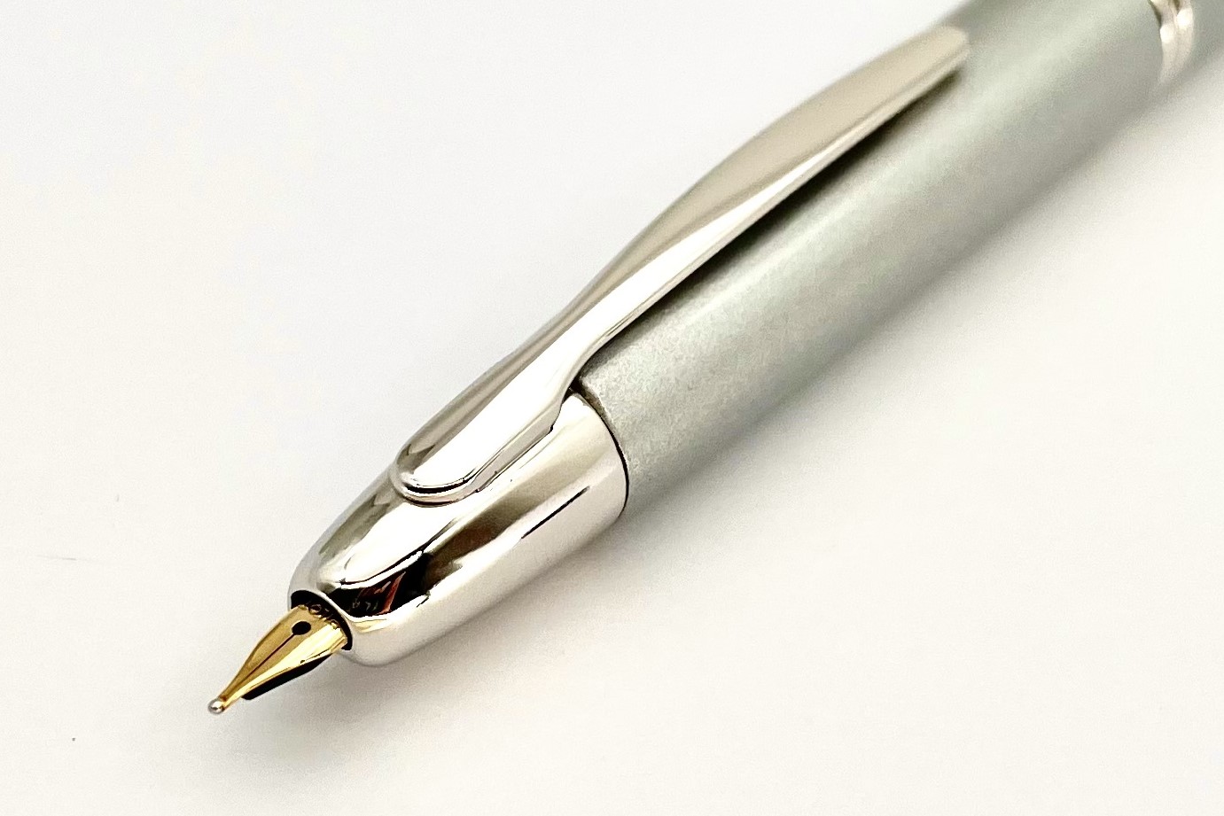 PilotVanishingPointSilverRhodiumFountainPen_G